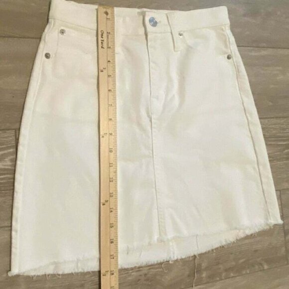 J. Crew G1270 White Denim Jean Skirt Raw Hem Mini Short Size 24 - Picture 5 of 8